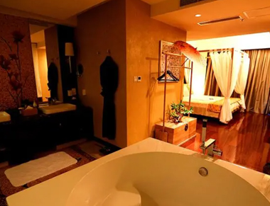 西安碑林养生会所的黄昏恋：当爱情遇上八十岁